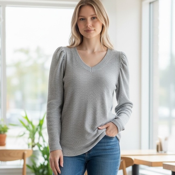 🔥SALE Democracy NWOT Denim Blue Super soft Puff Sleeve V-Neck Ribbed Women's Top - Picture 7 of 7